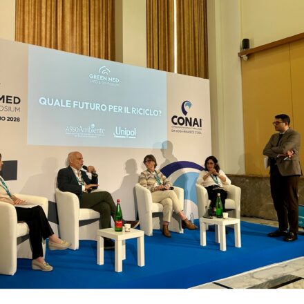 ASSOAMBIENTE al Green Med Expo&Symposium convegno riguardo il ricilo rifiuti e decarbonizzazione